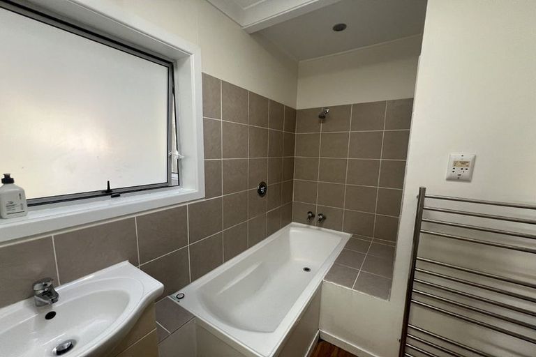 Photo of property in 79 Pacific Parade, Army Bay, Whangaparaoa, 0930