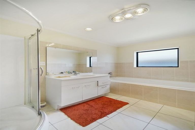 Photo of property in 8 Maadi Place, Papakura, 2110