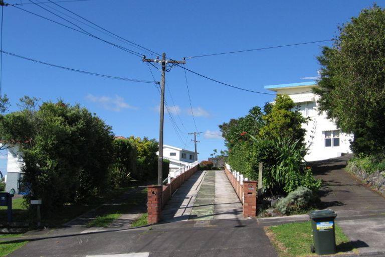 Photo of property in 57 Exmouth Road, Northcote, Auckland, 0627