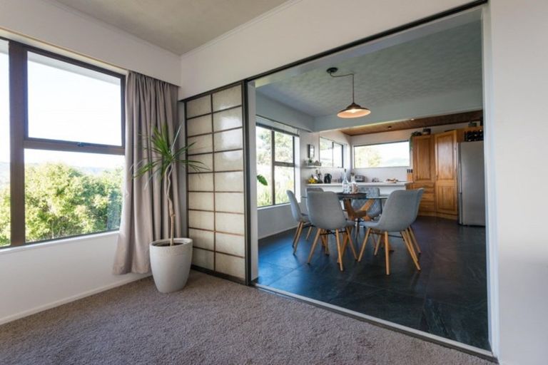 Photo of property in 33 Saint Aidans Way, Tawa, Wellington, 5028