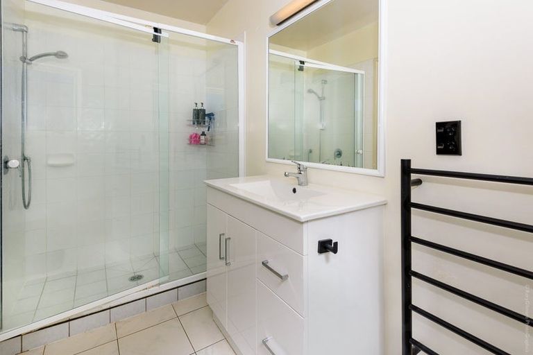 Photo of property in 56 Beach Road, North New Brighton, Christchurch, 8083