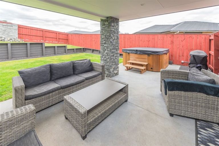 Photo of property in 17 Magnolia Crescent, Tawhero, Whanganui, 4501