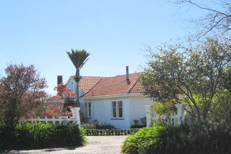 Photo of property in 35 Kopanga Road, Havelock North, 4130