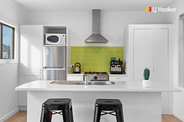 Photo of property in 69 Hargest Crescent, Saint Clair, Dunedin, 9012