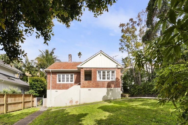 Photo of property in 17 Apihai Street, Orakei, Auckland, 1071