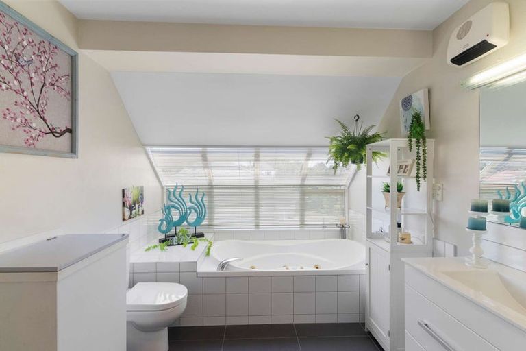 Photo of property in 72 Balrudry Street, Avonhead, Christchurch, 8042