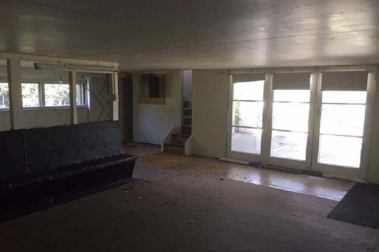 Photo of property in 6 William Souter Street, Forrest Hill, Auckland, 0620