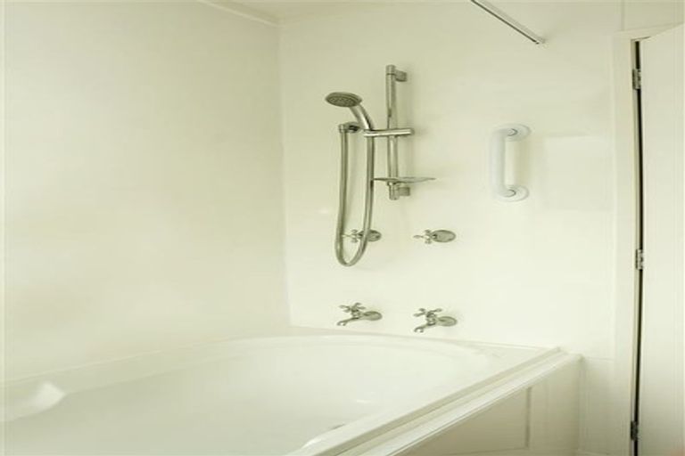 Photo of property in 19 Benita Place, Sunnyvale, Auckland, 0612