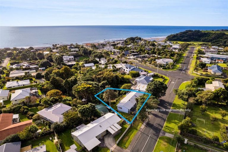 Photo of property in 73 Mcfarlane Street, Oakura, 4314