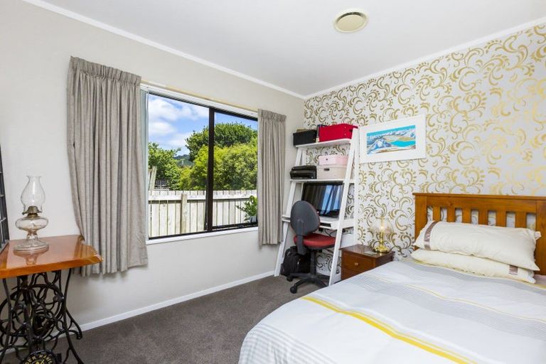 Photo of property in 42 Delaware Grove, Totara Park, Upper Hutt, 5018