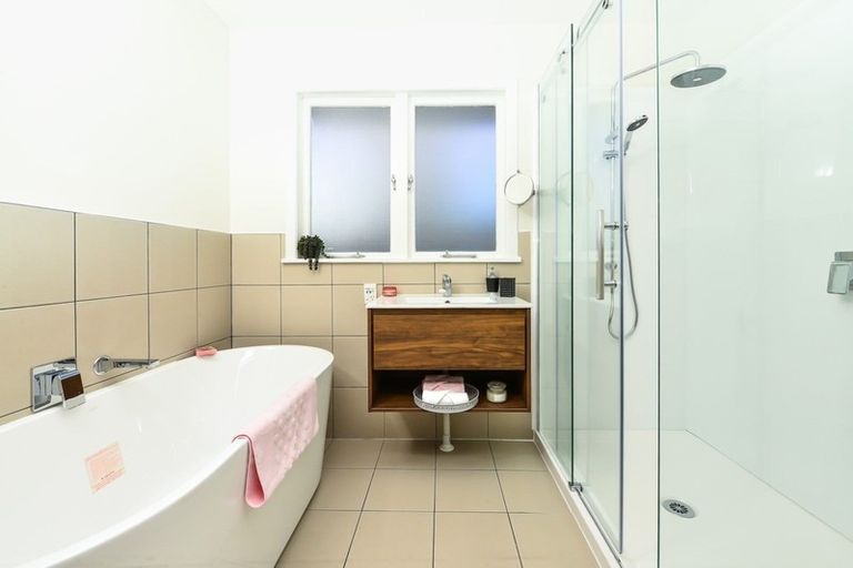 Photo of property in 34 Tudor Crescent, Chedworth, Hamilton, 3210