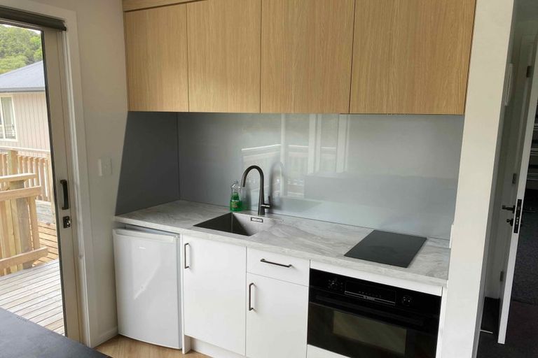 Photo of property in 79 Seaview Road, Westown, New Plymouth, 4310