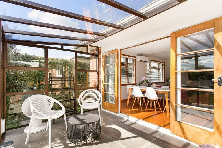 Photo of property in 28 Aorangi Road, Bryndwr, Christchurch, 8053