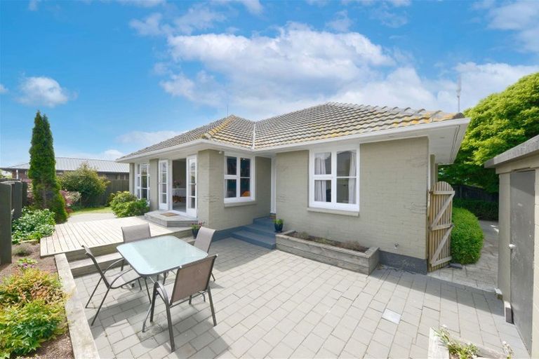 Photo of property in 74 Maidstone Road, Ilam, Christchurch, 8041