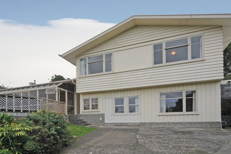 Photo of property in 20 Silverbirch Grove, Churton Park, Wellington, 6037
