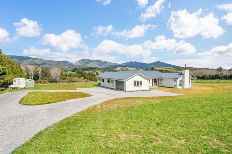 Photo of property in 319 Marchant Road, Kaitoke, Upper Hutt, 5018