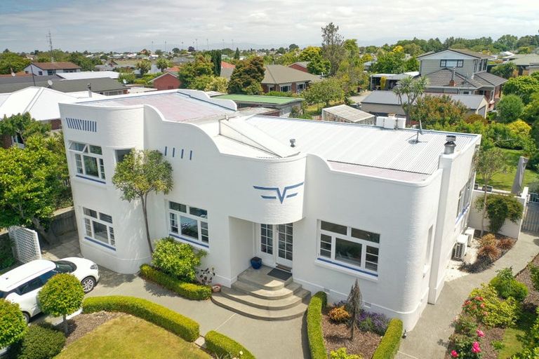 Photo of property in 98 Avenue Road, West End, Timaru, 7910