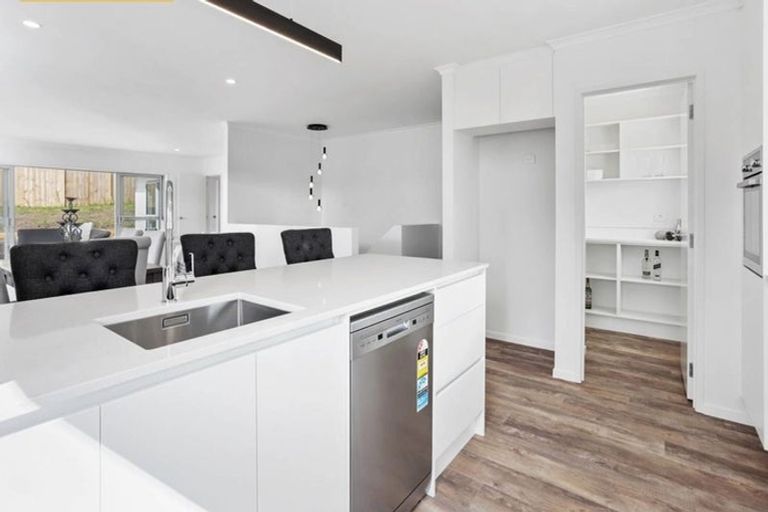 Photo of property in 50 Pukemarino Road, Waimauku, 0812