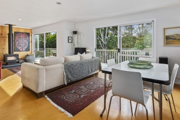 Photo of property in 3 Ferndale Avenue, Leigh, 0985