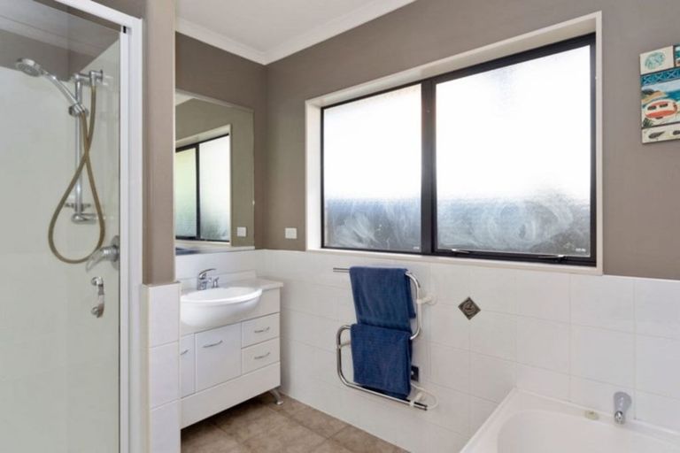 Photo of property in 16 Athfield Drive, Bethlehem, Tauranga, 3110