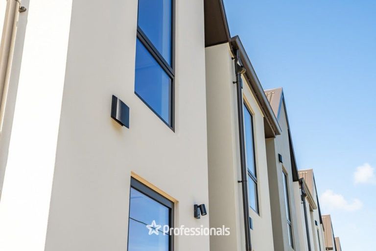 Photo of property in 137 Cambridge Terrace, Fairfield, Lower Hutt, 5011