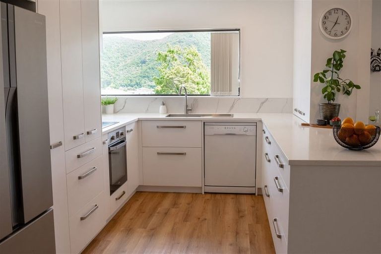 Photo of property in 108 Moana View Road, Waikawa, Picton, 7220