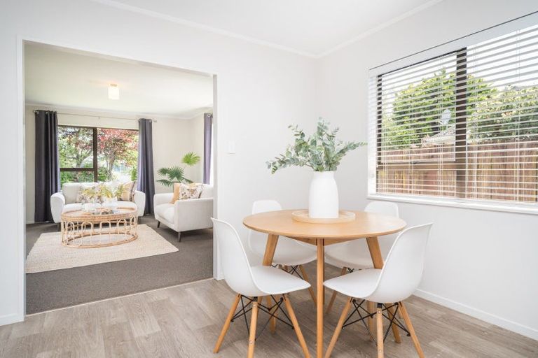 Photo of property in 60 Hillcrest Drive, Kelvin Grove, Palmerston North, 4414