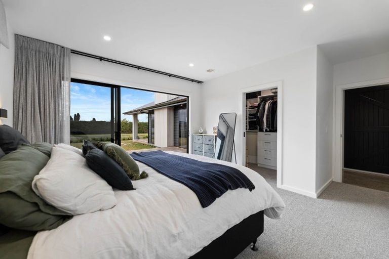 Photo of property in 12 Ngaru Crescent, Richmond Heights, Taupo, 3330