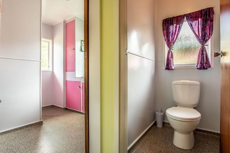 Photo of property in 14 Robert Street, Newlands, Wellington, 6037