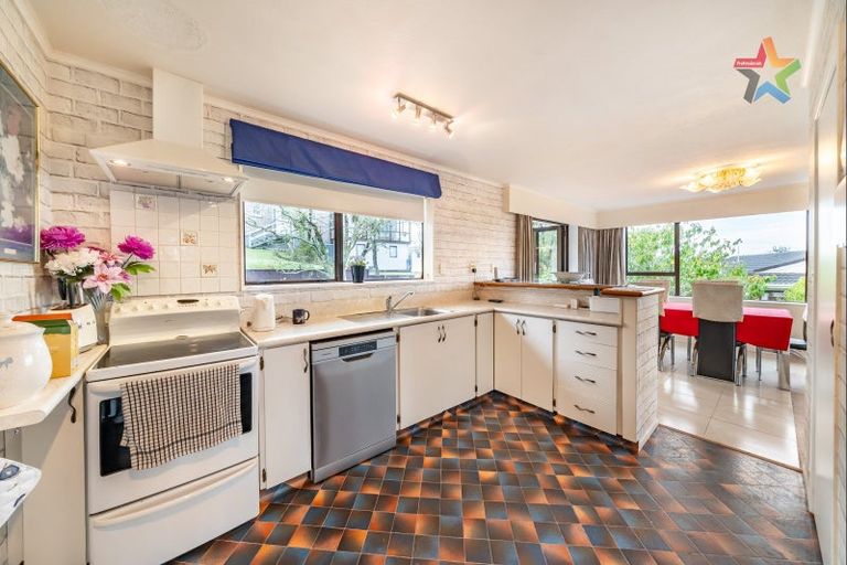 Photo of property in 179 Miromiro Road, Normandale, Lower Hutt, 5010