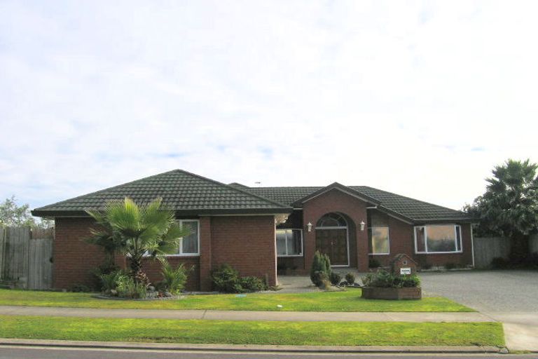 Photo of property in 7 Monivea Place, East Tamaki Heights, Auckland, 2016