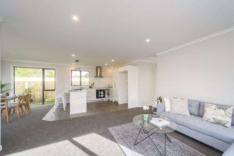 Photo of property in 18 Raglan Avenue, Cloverlea, Palmerston North, 4412