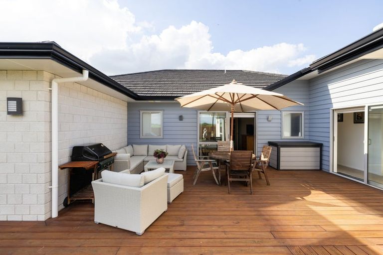 Photo of property in 28 Waireka Road, Rototuna North, Hamilton, 3210