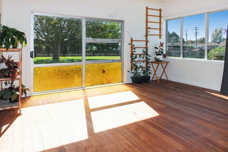 Photo of property in 19 Johnston Street, Foxton, 4814