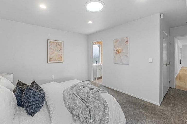 Photo of property in 7 Wattle Street, New Lynn, Auckland, 0600