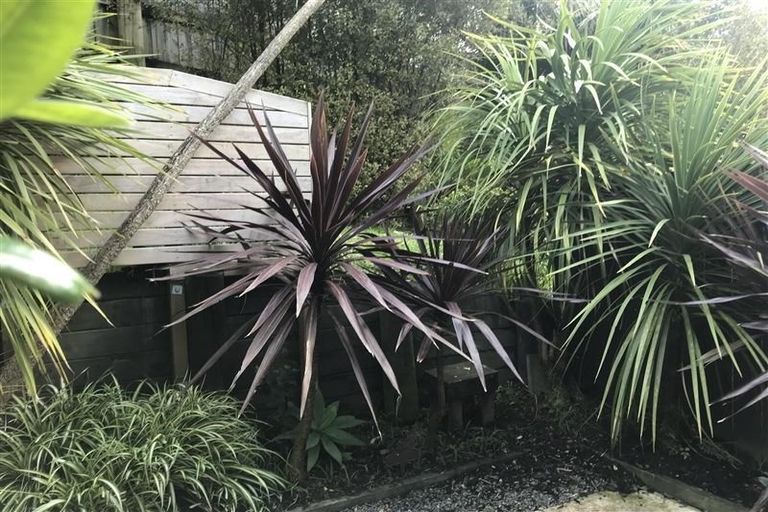 Photo of property in 3/17 Pannill Place, Oteha, Auckland, 0632