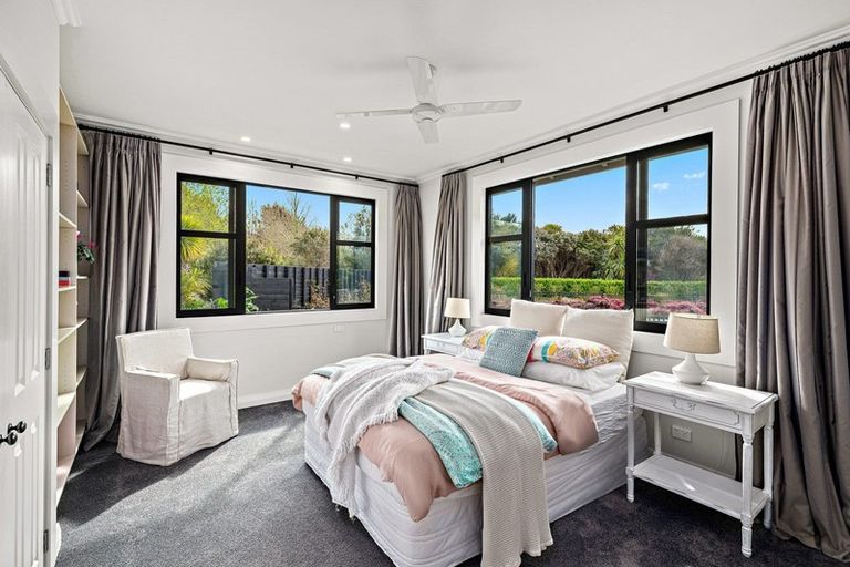 Photo of property in 2 Tamahunga Drive, Matakana, Warkworth, 0985