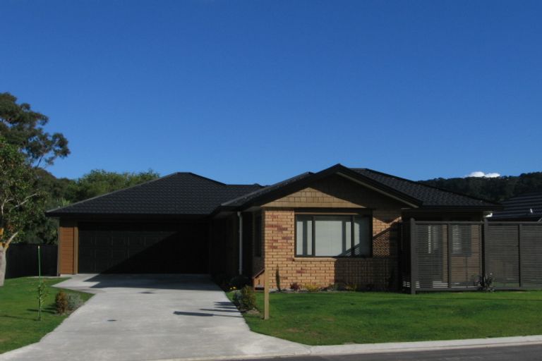 Photo of property in 1 Sun Valley Grove, Wainuiomata, Lower Hutt, 5014