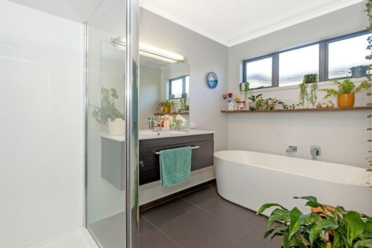 Photo of property in 50 Sterling Park, Lytton West, Gisborne, 4010