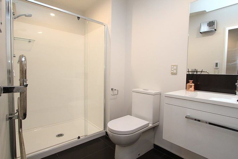 Photo of property in 77 Faringdon Boulevard, Rolleston, 7615