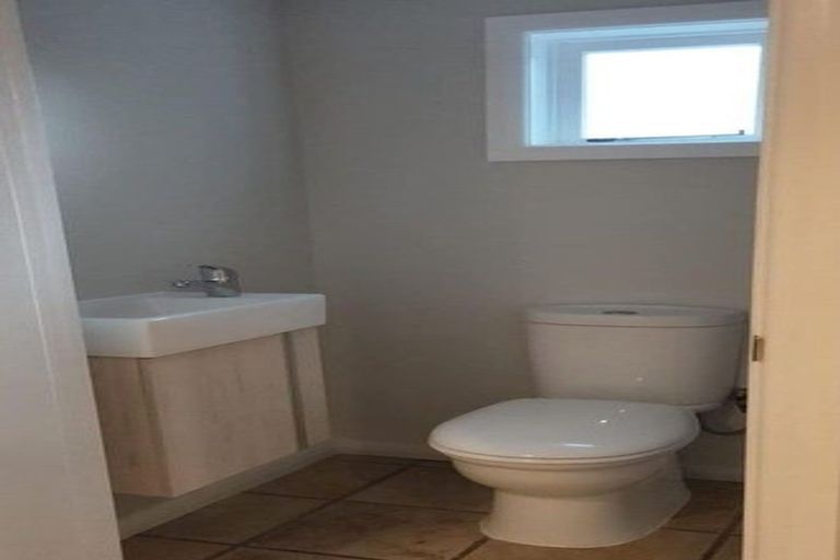 Photo of property in 10 Symonds Street, Onehunga, Auckland, 1061