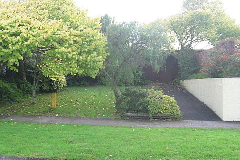 Photo of property in 9 The Boulevard, Sunnyhills, Auckland, 2010