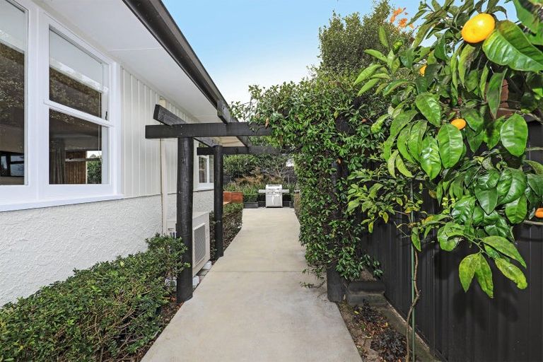 Photo of property in 33a Hammond Road, Taradale, Napier, 4112