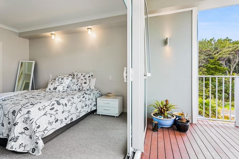 Photo of property in 30 Eaves Bush Parade, Orewa, 0931