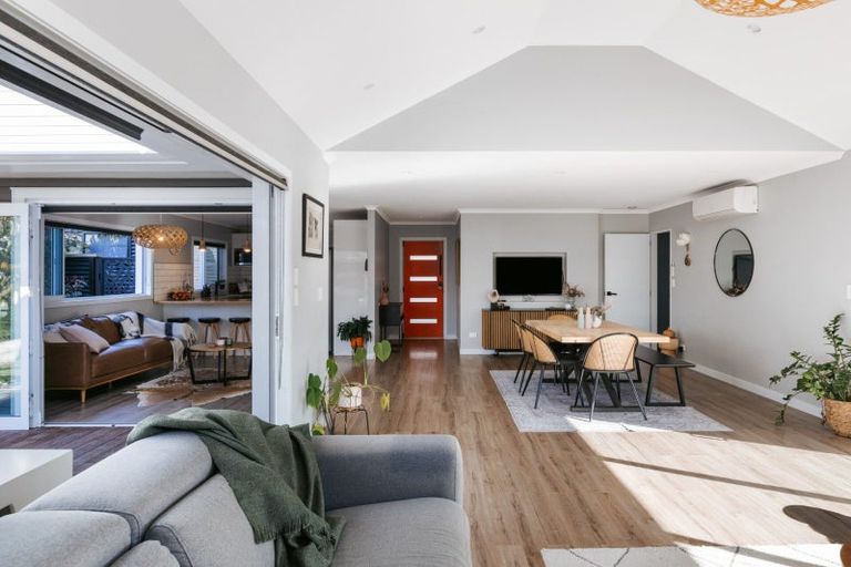 Photo of property in 28 Araroa Place, Papamoa Beach, Papamoa, 3118