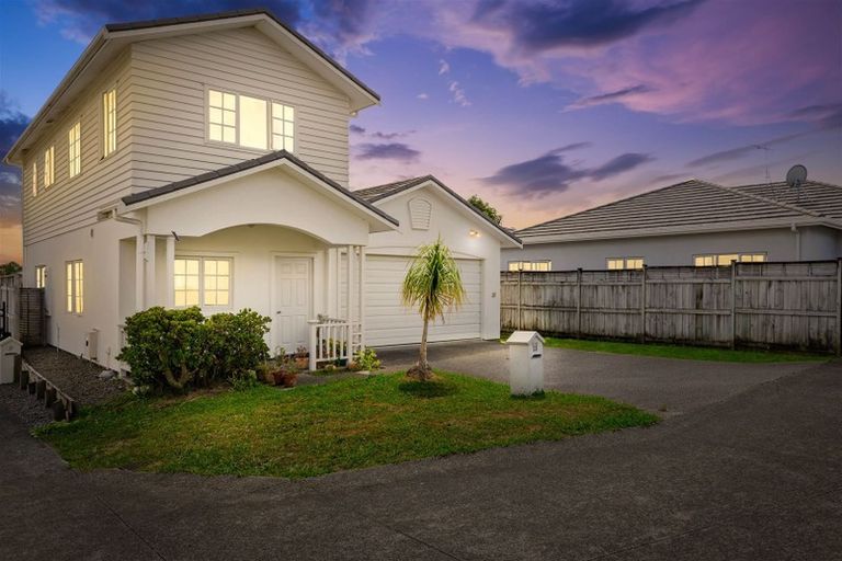 Photo of property in 15 Mulvaney Crescent, Henderson, Auckland, 0612