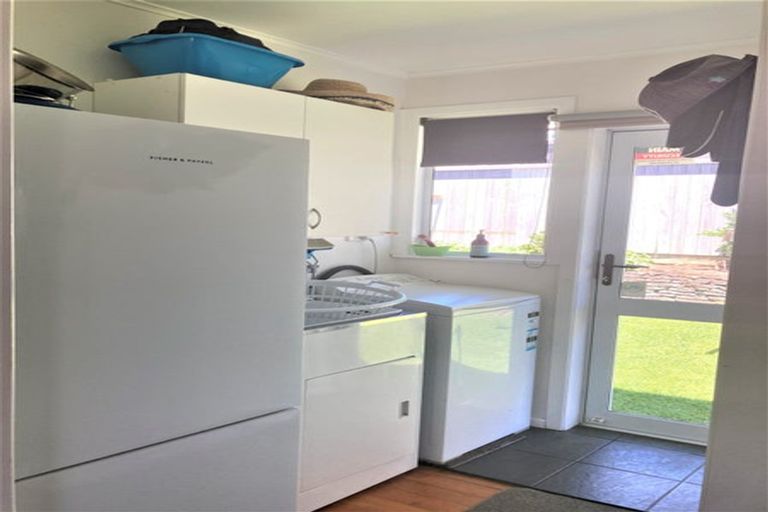 Photo of property in 17 Hutchins Street, Waitara, 4320