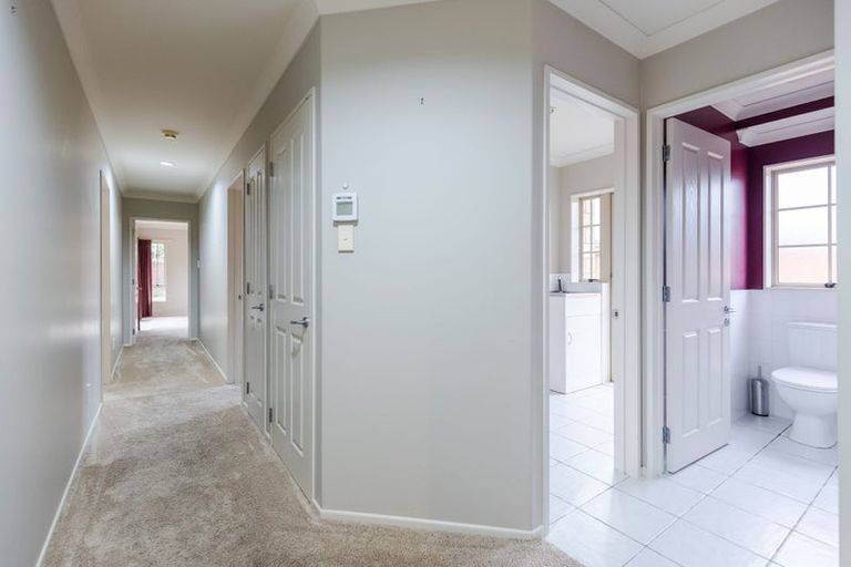 Photo of property in 32 Miers Glade, Rototuna North, Hamilton, 3210