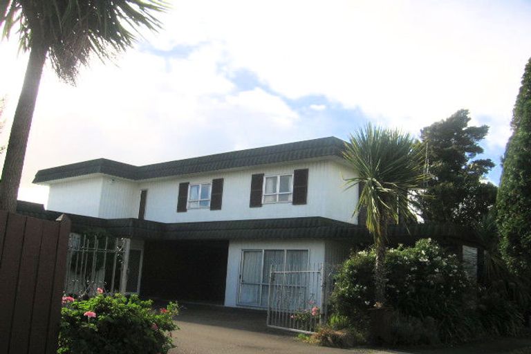 Photo of property in 2 Brett Place, Takaro, Palmerston North, 4412