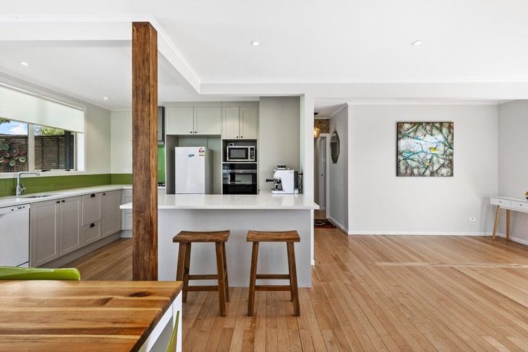 Photo of property in 185 Waimumu Road, Massey, Auckland, 0614